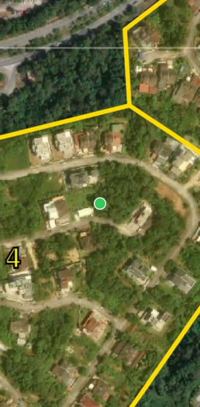 Zoomed-in VicMap view with sharp map detail and GPS marker